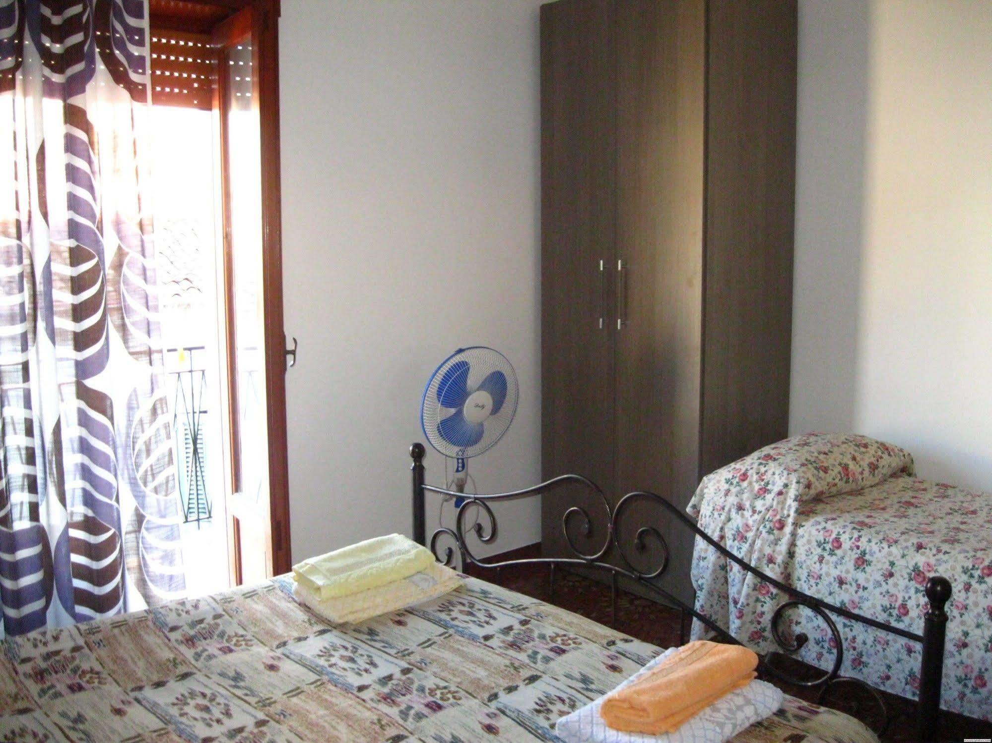 מילאצו Hotel California מראה חיצוני תמונה